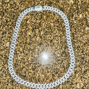 GLD Diamond Prong Link Chain in White Gold - 12mm